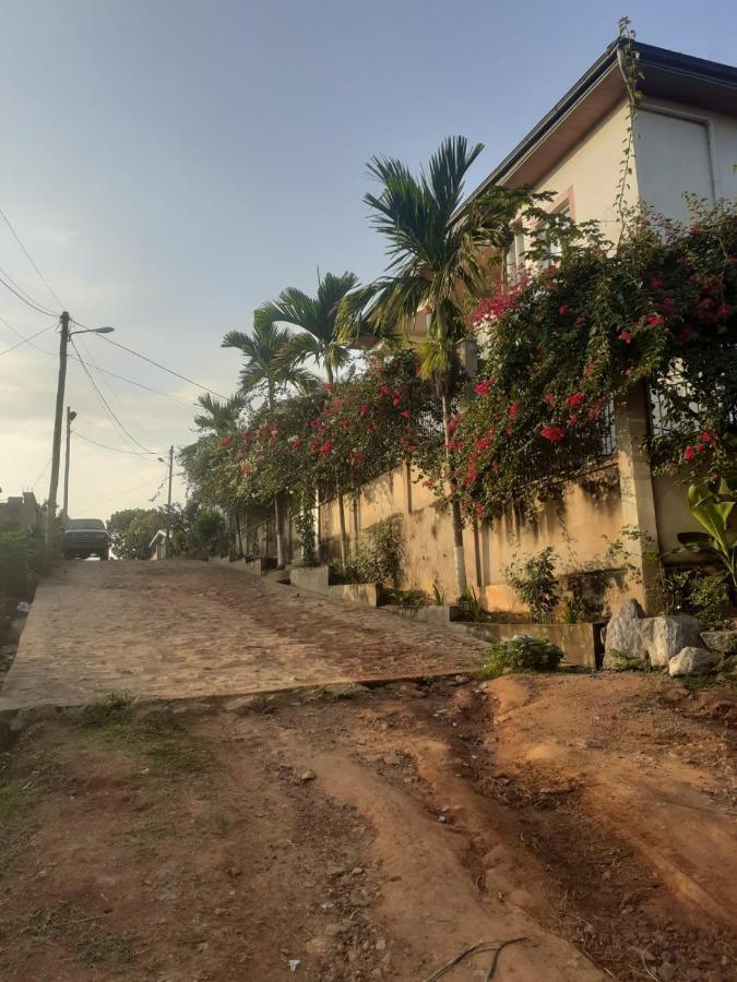 Yaoundé Residence Jardin Tropical מראה חיצוני תמונה