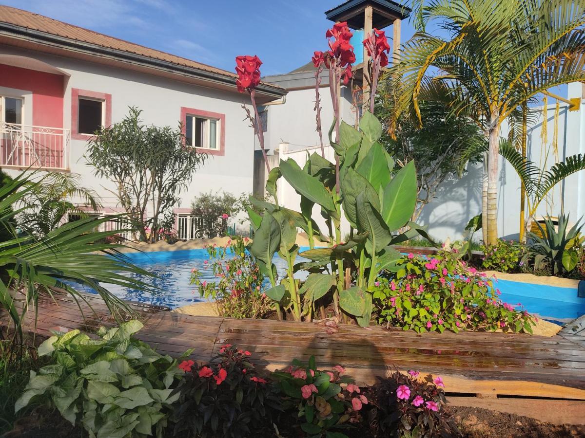 Yaoundé Residence Jardin Tropical מראה חיצוני תמונה